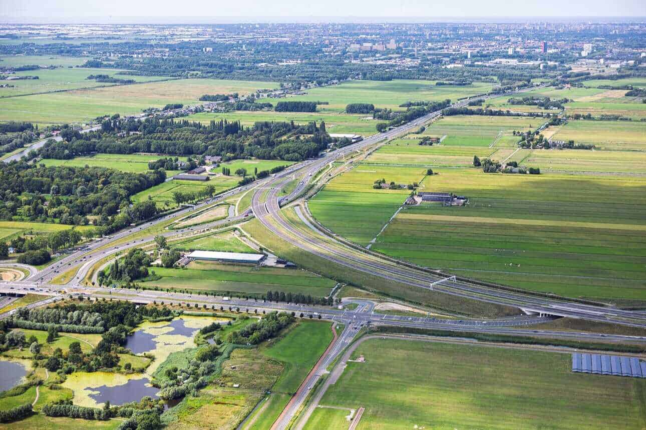 Rijkswaterstaat announces major road closures near Rotterdam as A16 connection works continue, affecting the A13, N209 and N3 with detours in place.